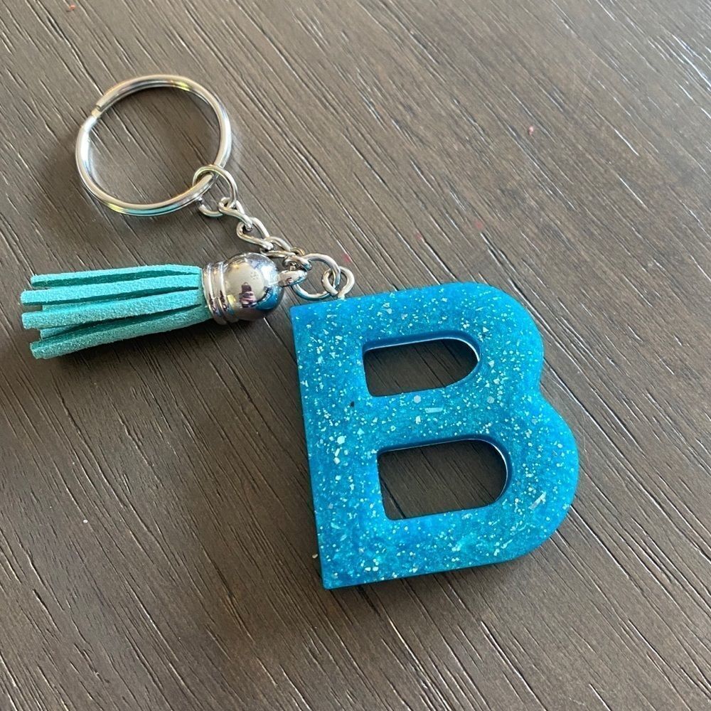 Beautiful custom resin keychain - Picture 2 of 4